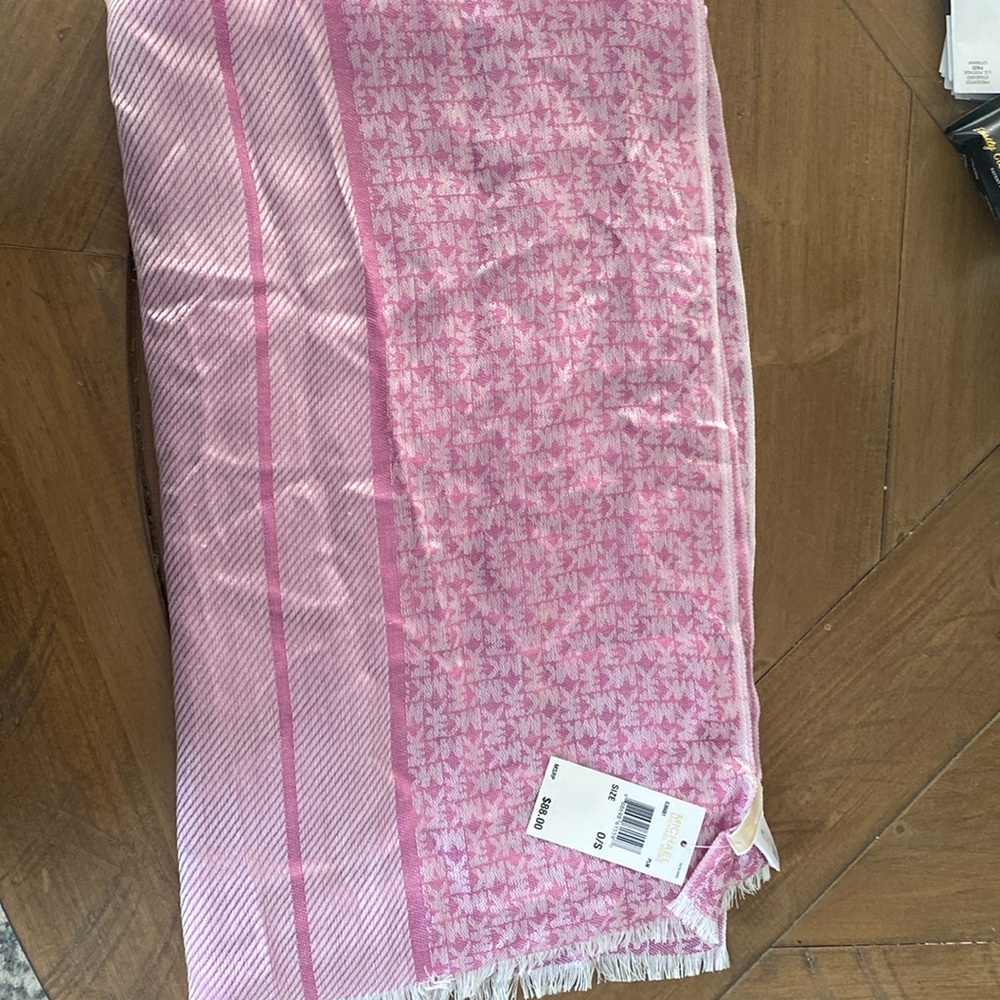 Light weight Michael Kors Scarf
